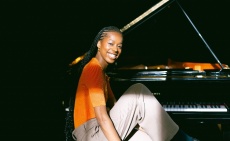 Sony Classical signs pianist Jeneba Kanneh-Mason