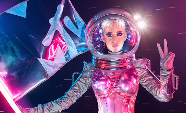 The Weeknd, Miley Cyrus and Lorde join Katy Perry at 2017 VMAs