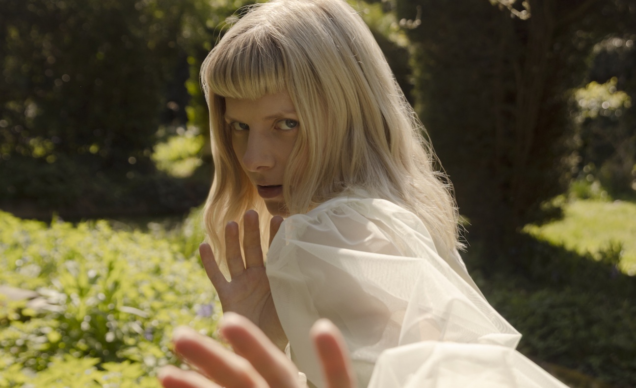 Peermusic signs Aurora to global publishing deal