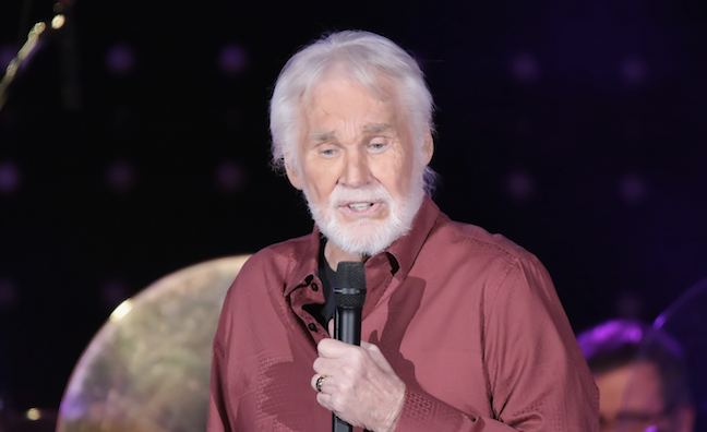 Kenny Rogers dies aged 81, Dolly Parton & Emily Eavis lead tributes