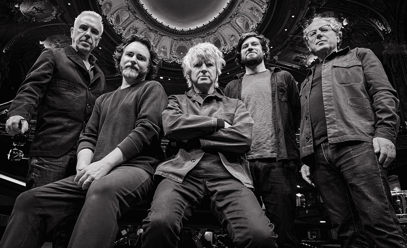 Crowded House sign global recordings deal with BMG