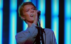 Immersive David Bowie production 