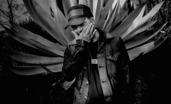 Daniel Lanois signs publishing deal with The Bicycle Music Company  
