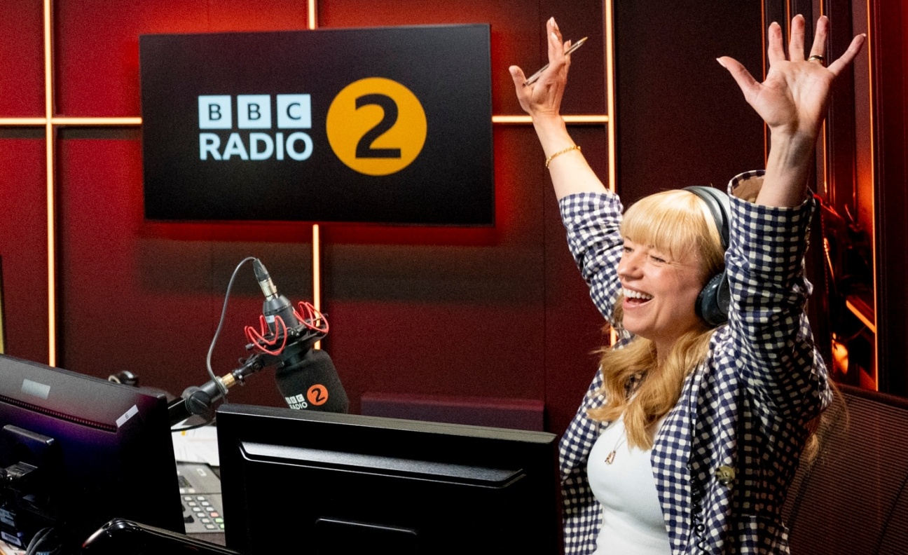 BBC Radio 2 names Sara Cox as new Breakfast Show presenter
