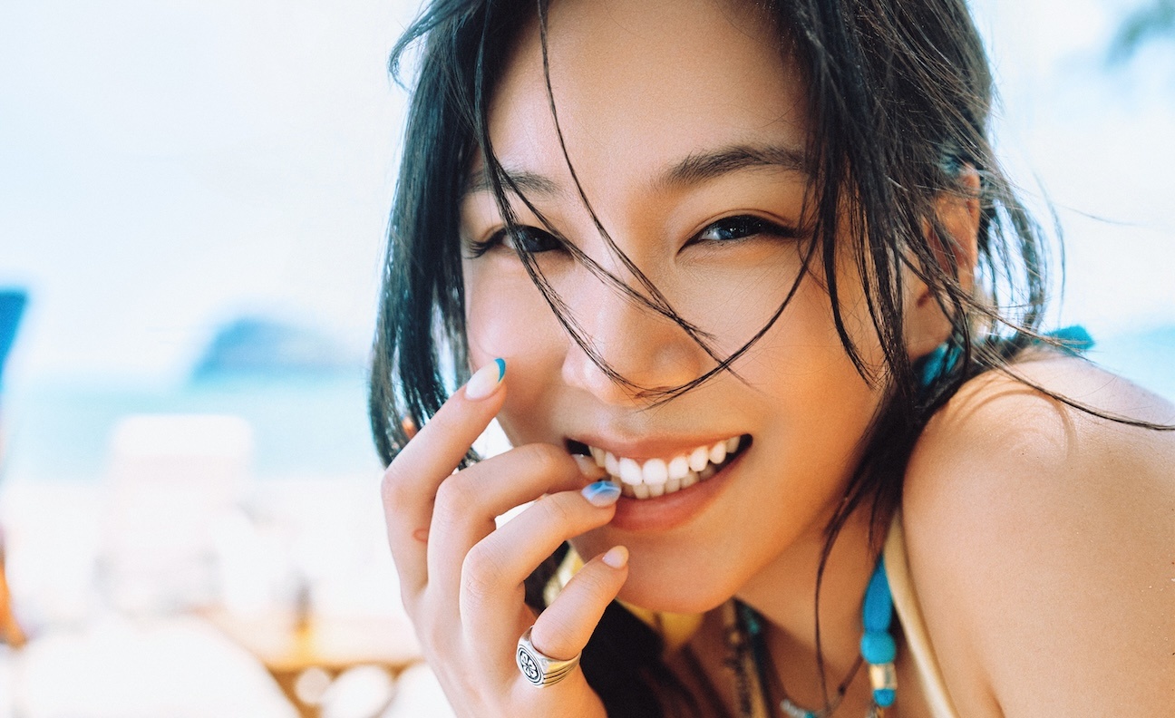 Warner Music Korea signs singer Bibi in global partnership with Seoul's FeelGHood Music