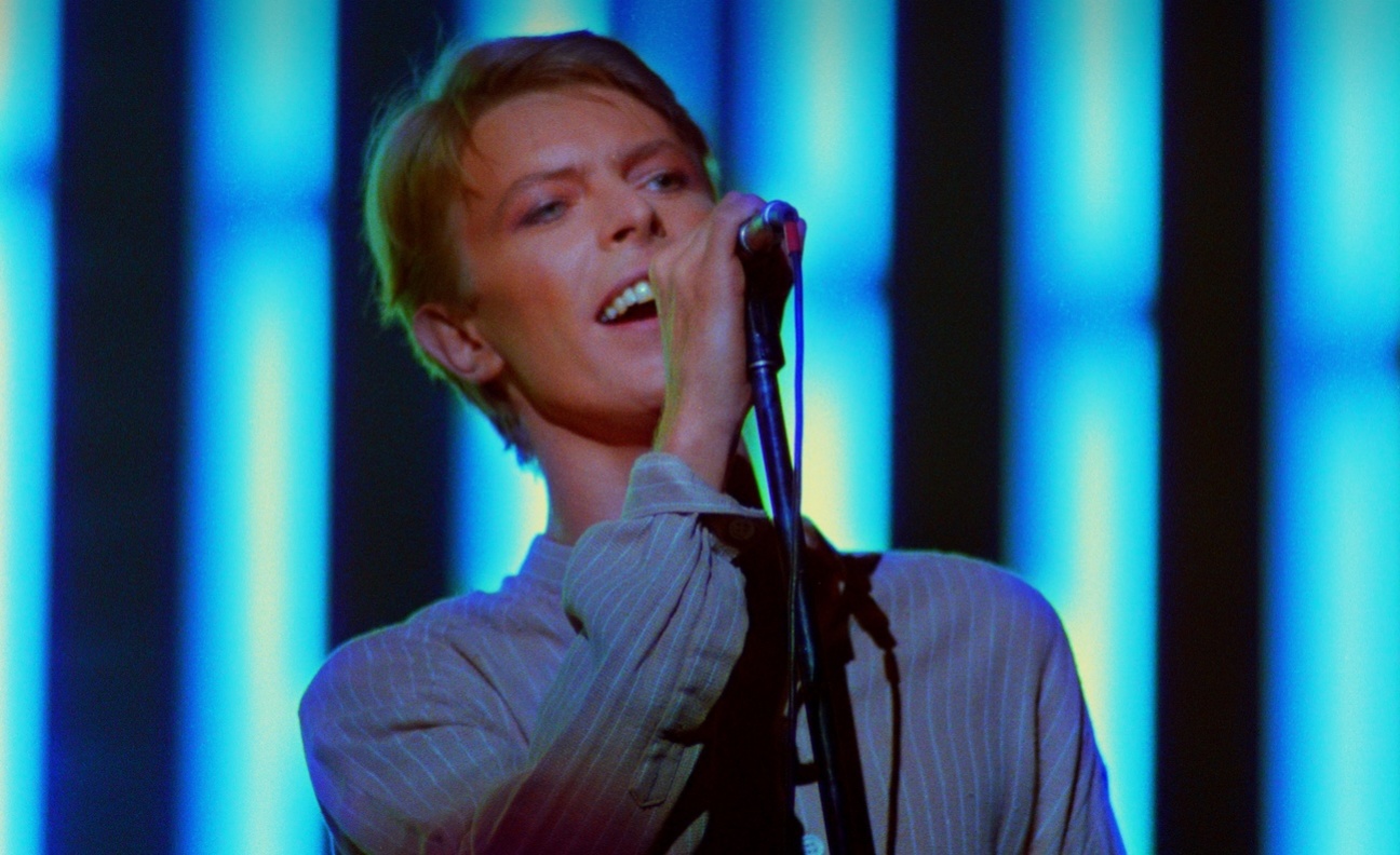 Immersive David Bowie production 