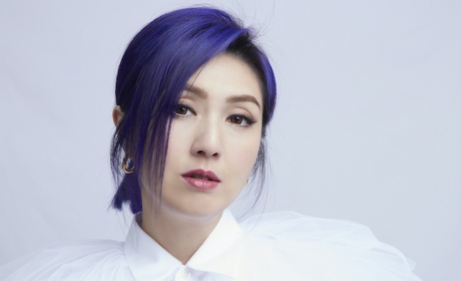 Warner Music China signs music and movie superstar Miriam Yeung