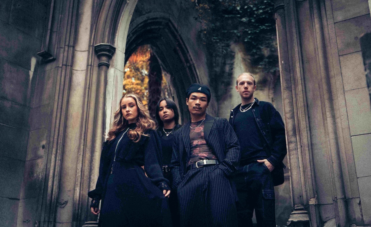 Raw Power Management artists Lady Of Mars sign to FLG
