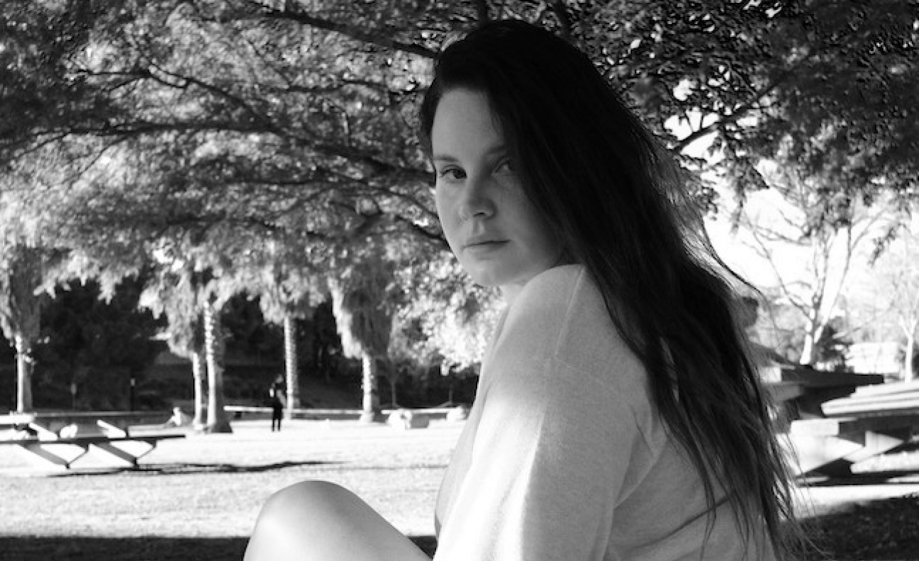 Polydor & Tap Music salute Lana Del Rey, who scores sixth No.1 and biggest opening week since 2014