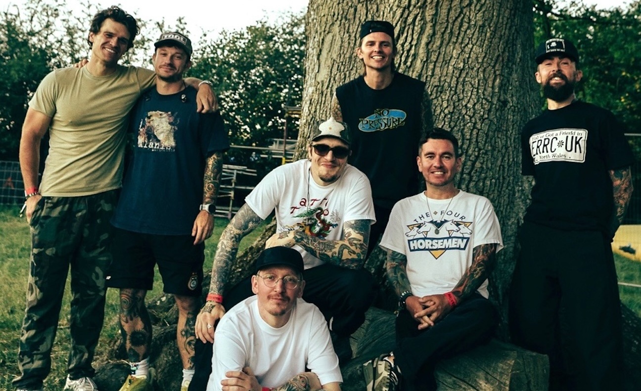 Neck Deep sign to Future History Management