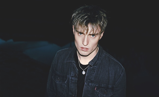 Sam Fender to release debut album Hypersonic Missiles in August