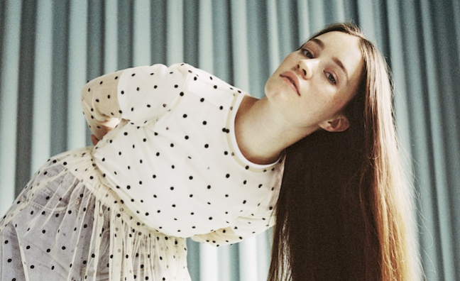Sigrid tops European Border Breakers chart with Strangers