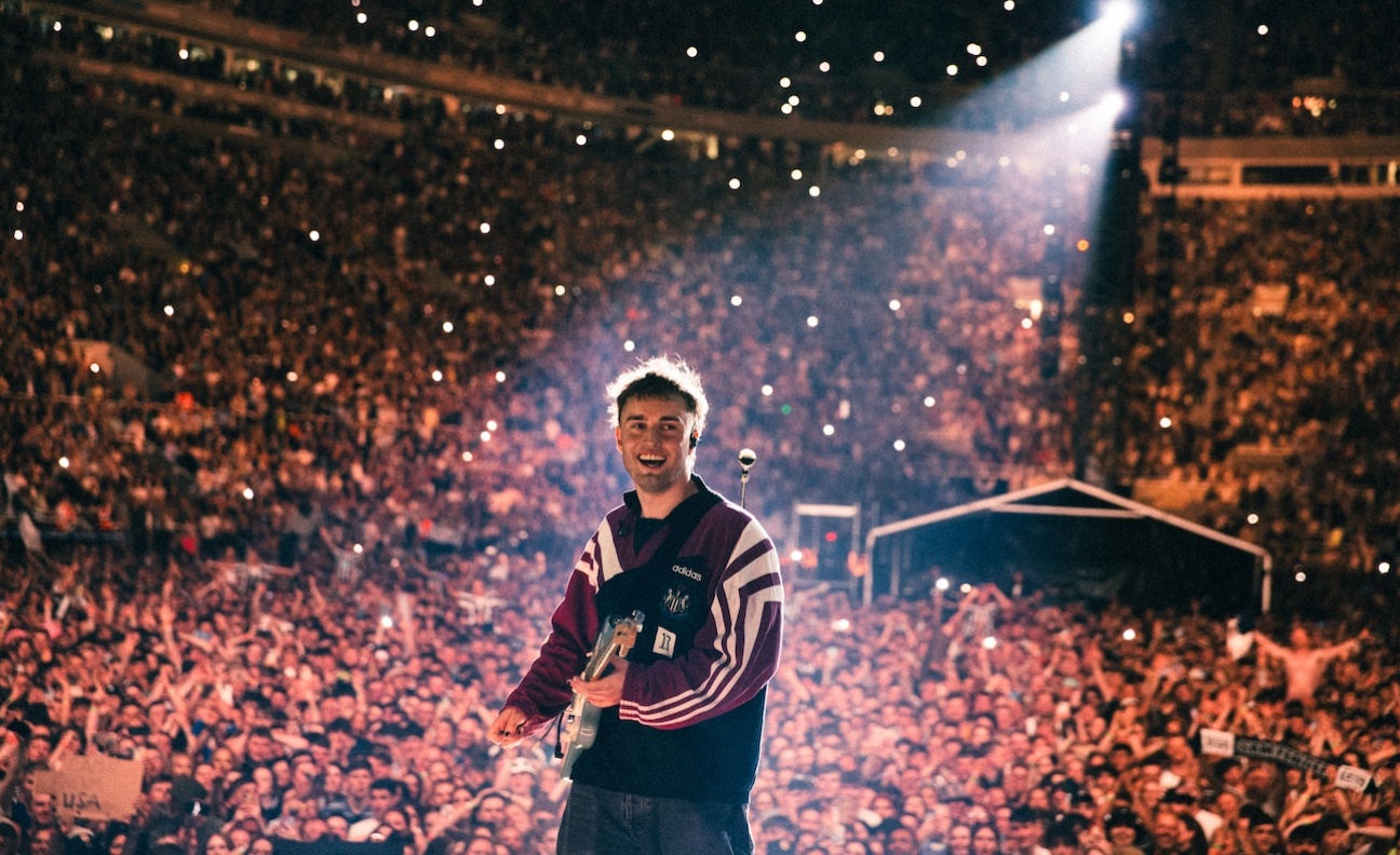 Sam Fender performing live