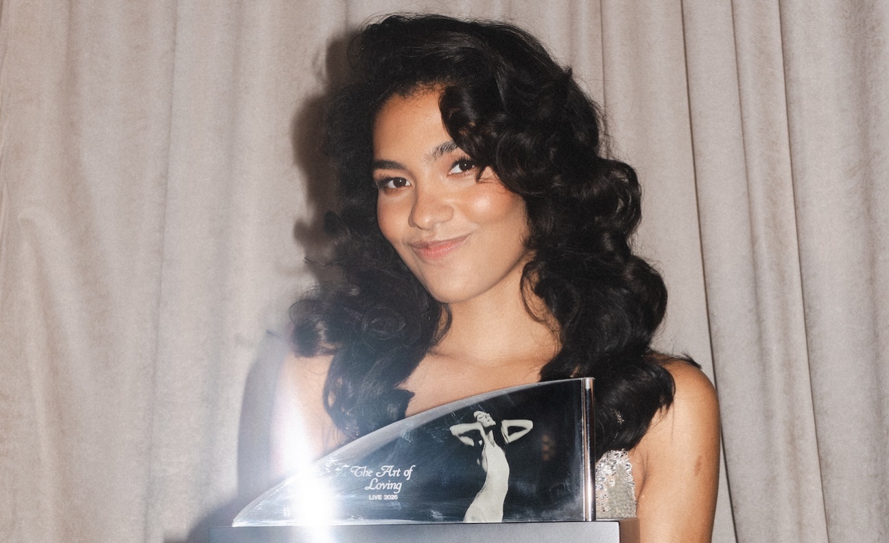 Olivia Dean breaks records with debut O2 Arena shows