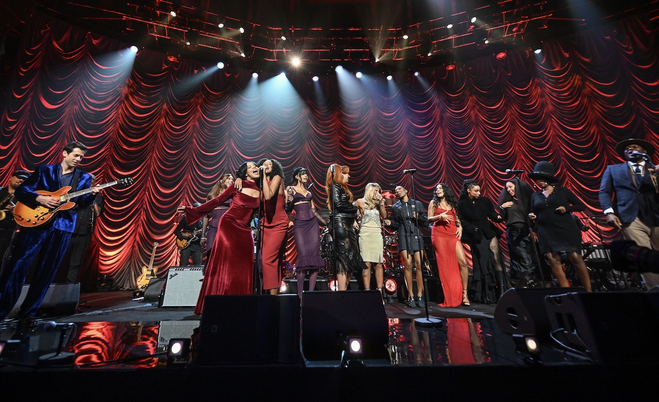 FLO, Jorja Smith, Skye Newman & more star at Amy Winehouse tribute concert