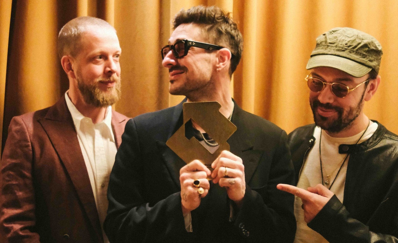 'A truly great British band': Mumford & Sons land second No.1 in 11 months with streaming boost