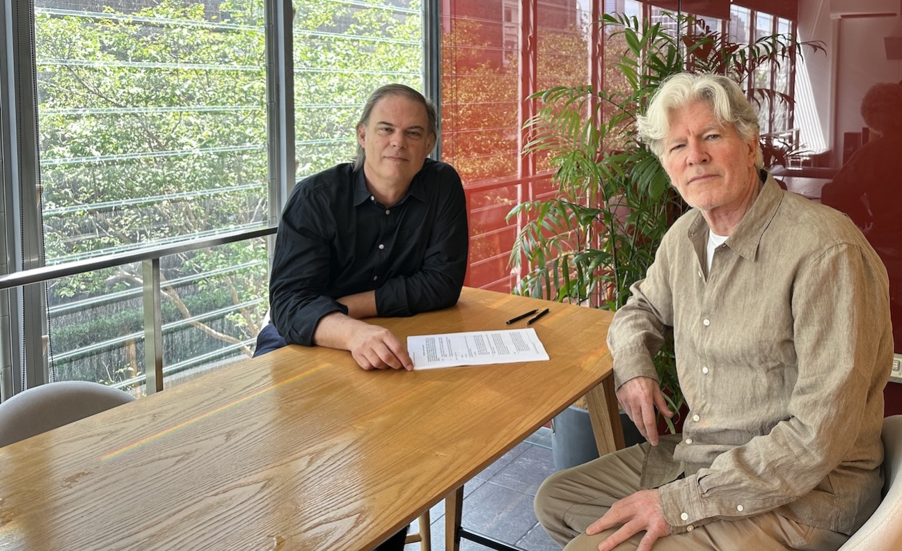 Kobalt signs publishing deal with Crowded House's Tim Finn