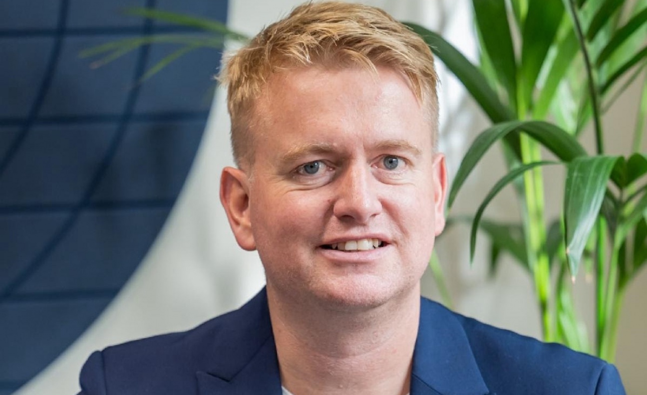 Global digital collection society Amra promotes Robin Davies to CEO