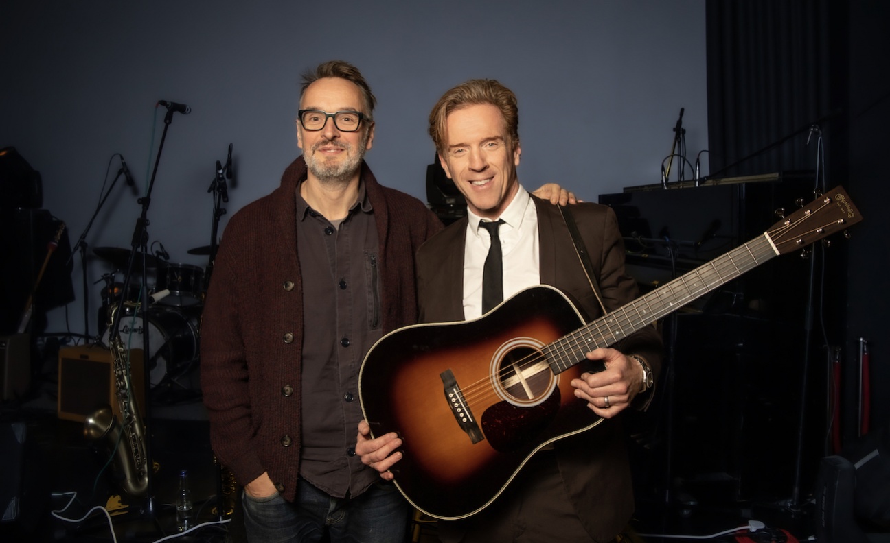 Decca Records signs Damian Lewis for debut album