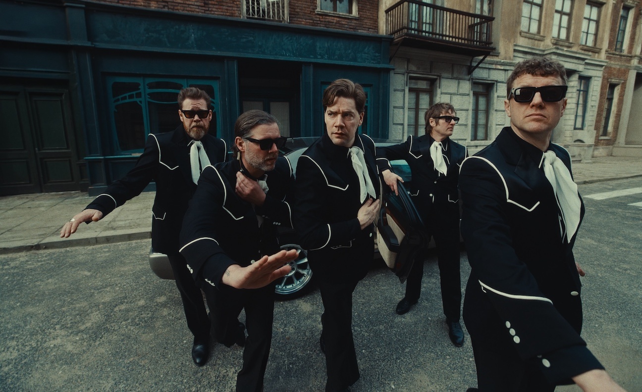 The Hives sign to Play It Again Sam