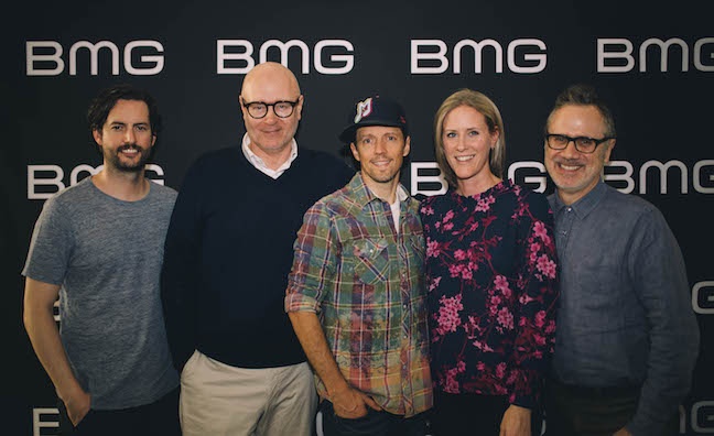 Jason Mraz signs global recordings deal with BMG
