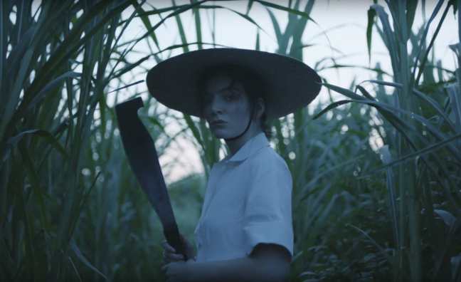 Lorde debuts music video for Perfect Places